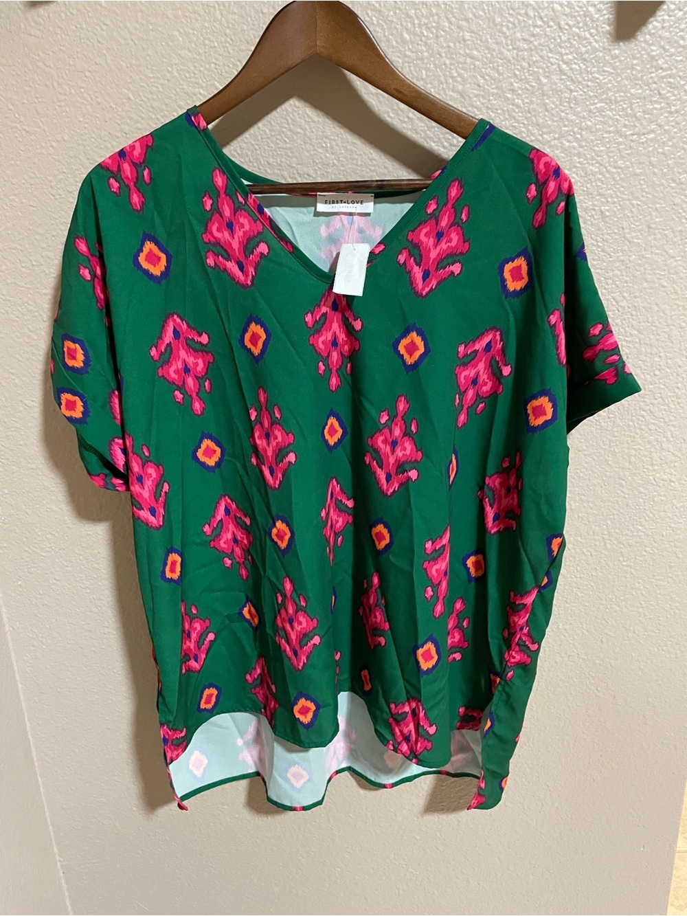 First Love Bright Green Floral Print V-Neck Women's Top NEW